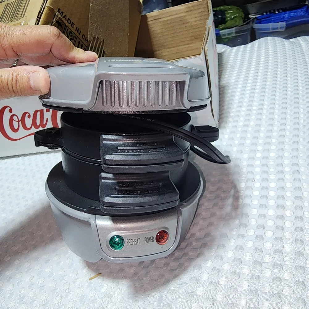 HAMILTON BEACH NIB BREAKFAST SANDWICH TOASTER MAKER